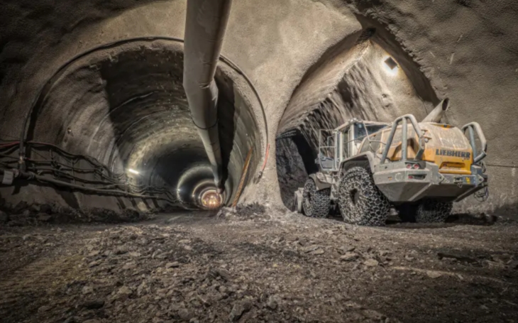 První rok výstavby metra D: vyraženo je 1,6 kilometru tunelů