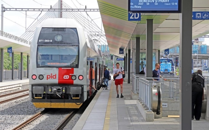České dráhy připravují pro PID tři desítky nových vlaků, nabídnou cestování jako v „trainoffice“, vlaky jsou často nejrychlejší možností dojíždění do Prahy