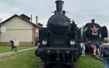 FOTO: Nádhernej železničnej akcie sa zúčastnilo obrovské množstvo ľudí, nechýbali dychberúce…