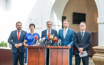 Mlejnek před vládou obstál. Opozice ale hrozí hlasováním o nedůvěře! Čerstvé…