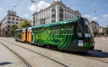 Znáte unikátní Šalina Pub? V průběhu 10 let provozu její cestující vypili přes 40 000 velkých piv!
