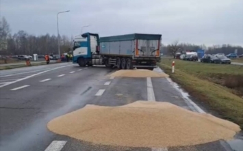 Polish Farmers Announce Major Border Blockade in Unprecedented Strike