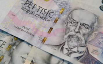 Vláda na třetí pokus schválila rozdělení peněz z emisních povolenek. Boj o peníze a vliv zdaleka nekončí